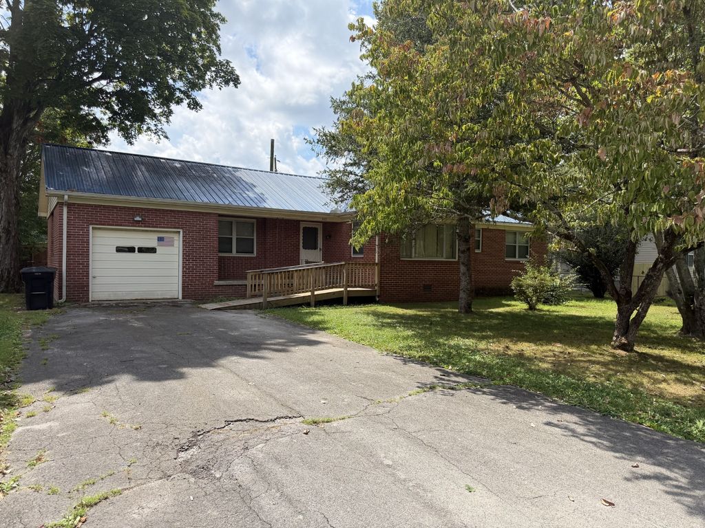 603 Circle Dr, Tullahoma