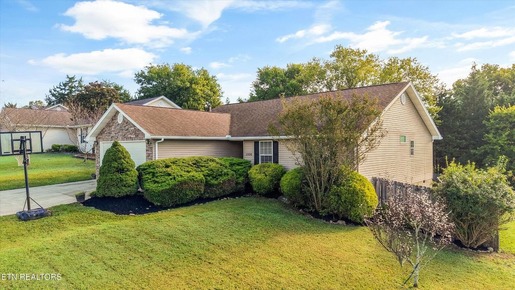 1006 Stones Throw Lane, Sevierville