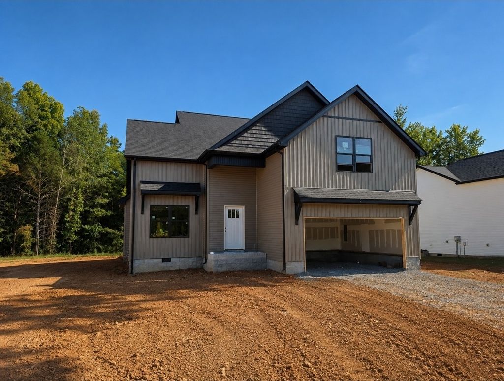 265 Wayne Hall Rd, Clarksville