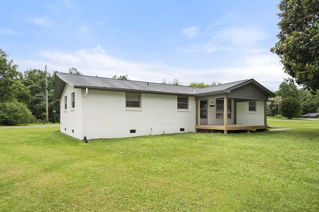 1156 Chestnut Dr, Burns