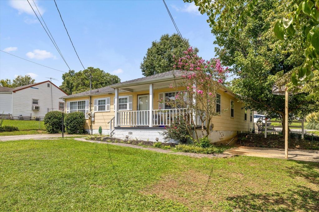 5225 State Line Road, Chattanooga