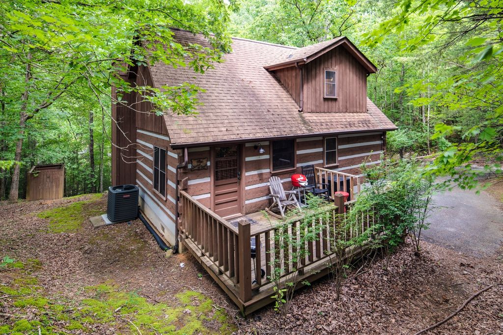 2345 Courtney Ln, Sevierville