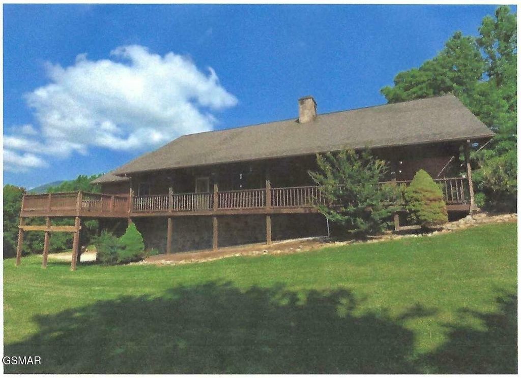 1425 Nicoha Boulevard, Sevierville