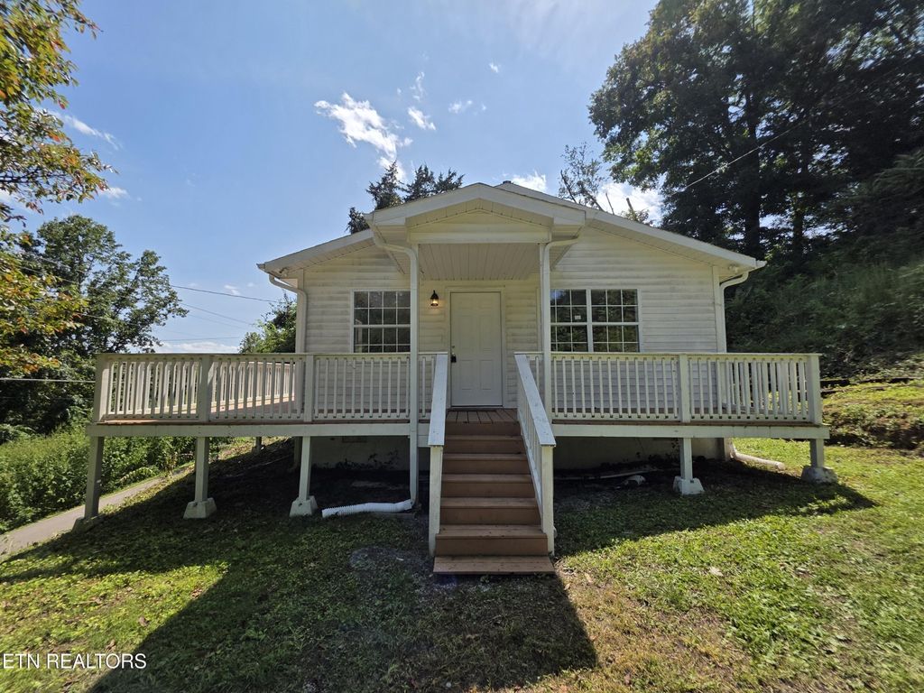 1115 Back Valley Rd, La Follette
