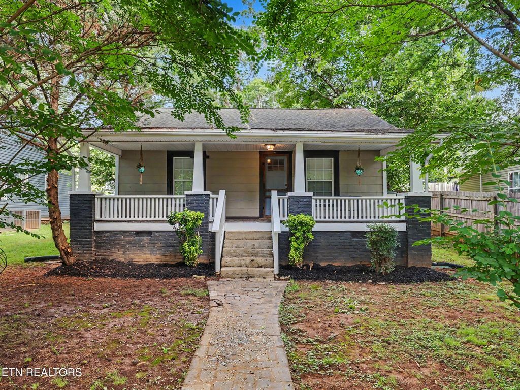 2311 Cedar Lane, Knoxville
