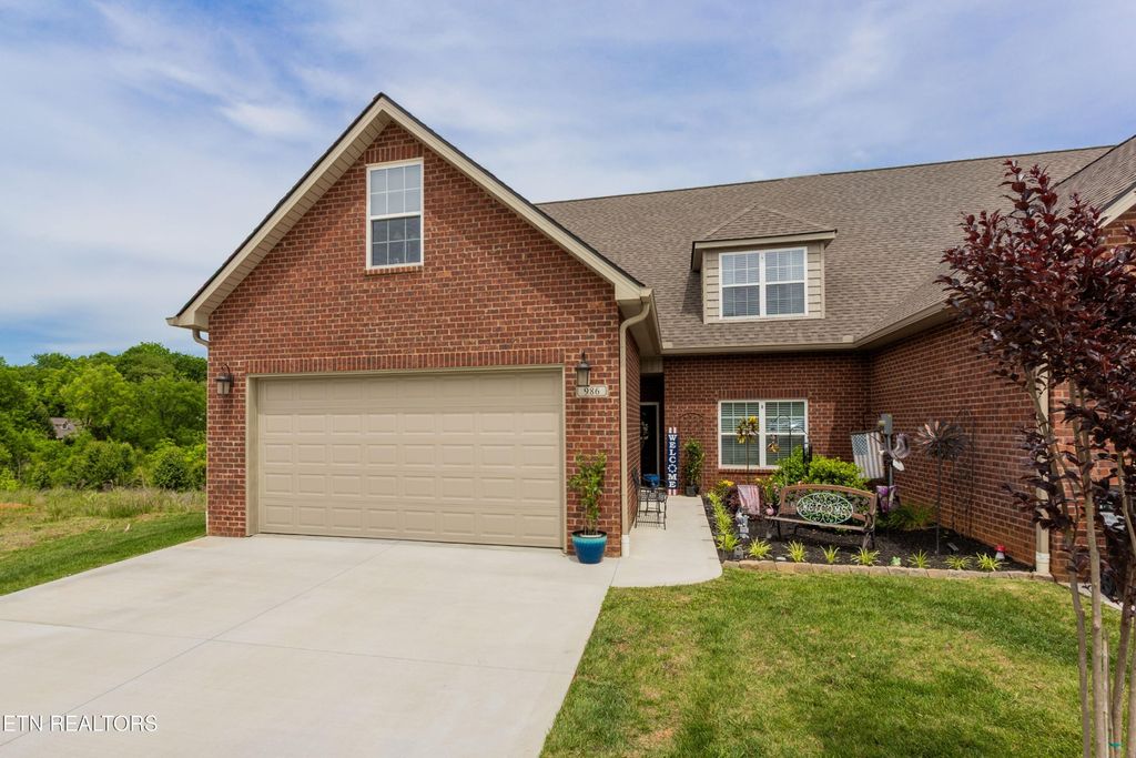 986 Meadow Walk Lane, Lenoir City