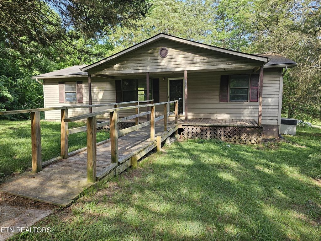 341 Warwick Lane, Maynardville