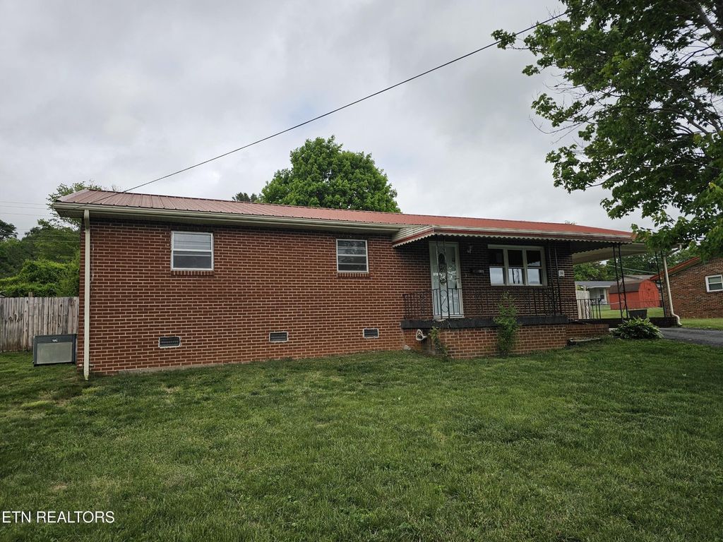 306 Wilson Hurst St, Tazewell