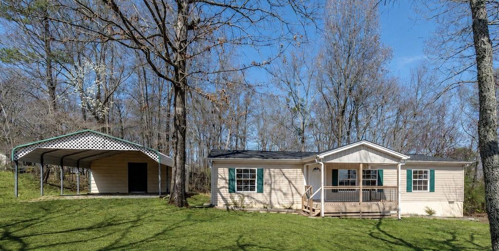 225 W Meadows Ln Ne, Cleveland