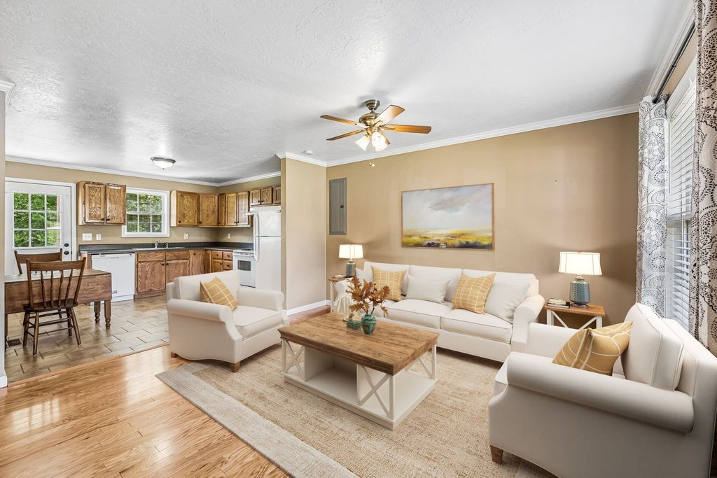 362 Oak St, Big Sandy