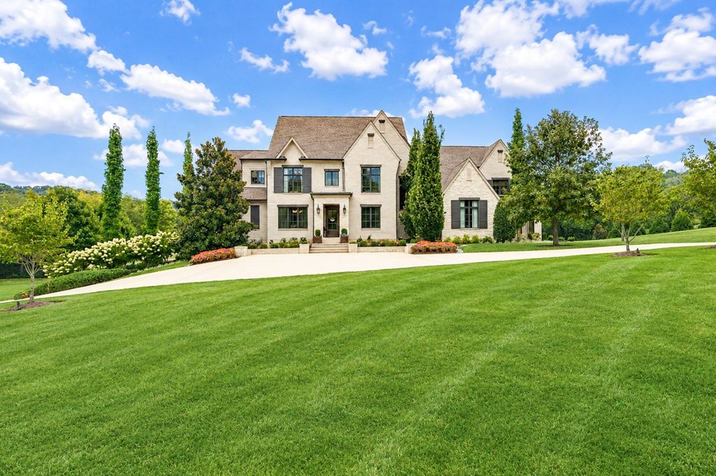 1004 Cartwright Close Dr, Brentwood