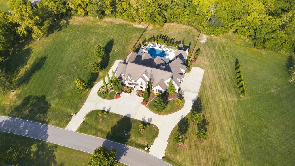 1004 Cartwright Close Dr, Brentwood