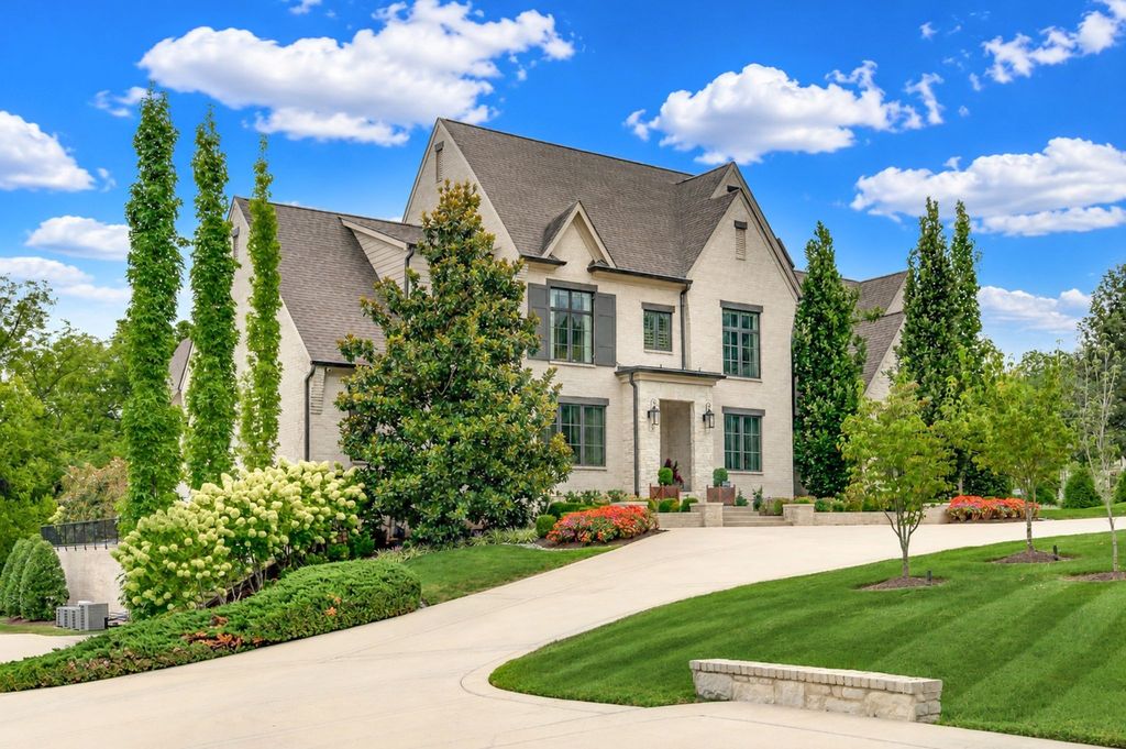 1004 Cartwright Close Dr, Brentwood