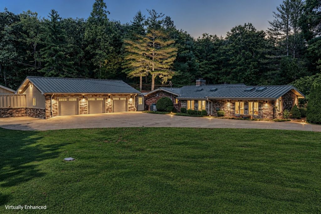 8100 Charlotte Pike, Nashville