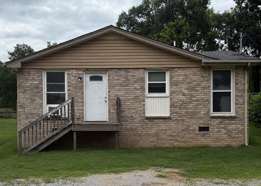 124 Myatt Dr, Madison