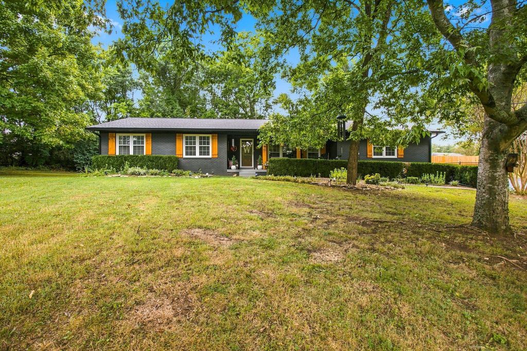 1000 Cheryl Dr, Lewisburg