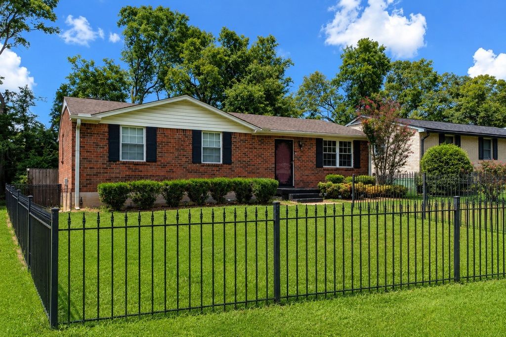 3229 Briarwick Dr, Nashville