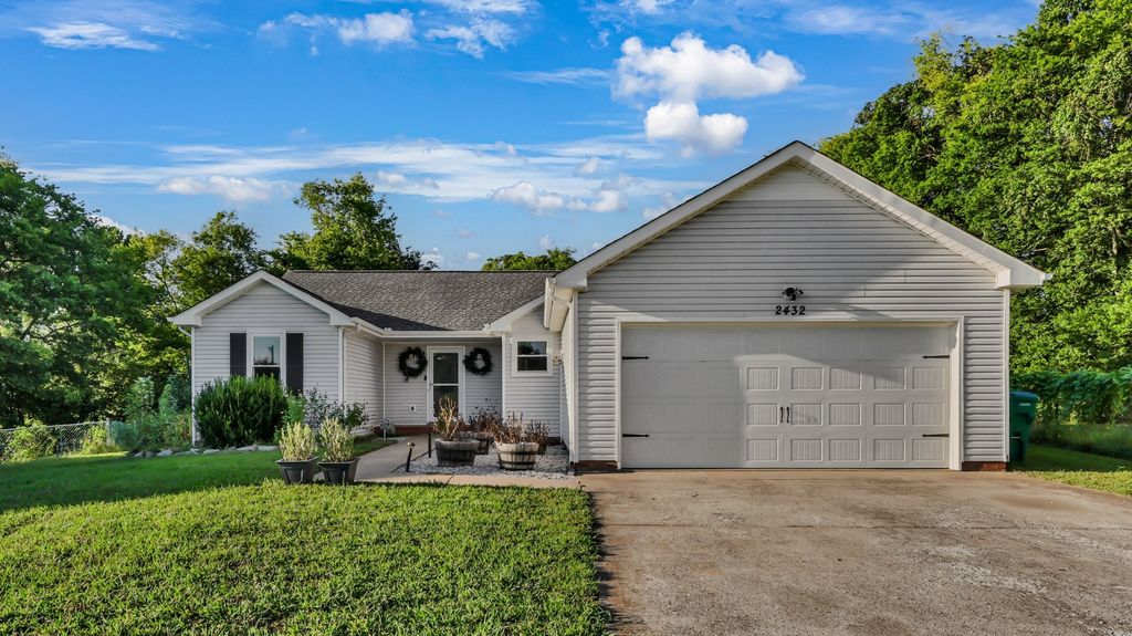 2432 Calico Ct, Clarksville