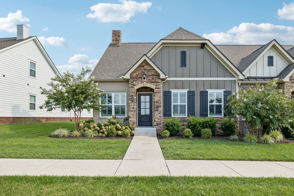 416 Alter Ter, Lebanon
