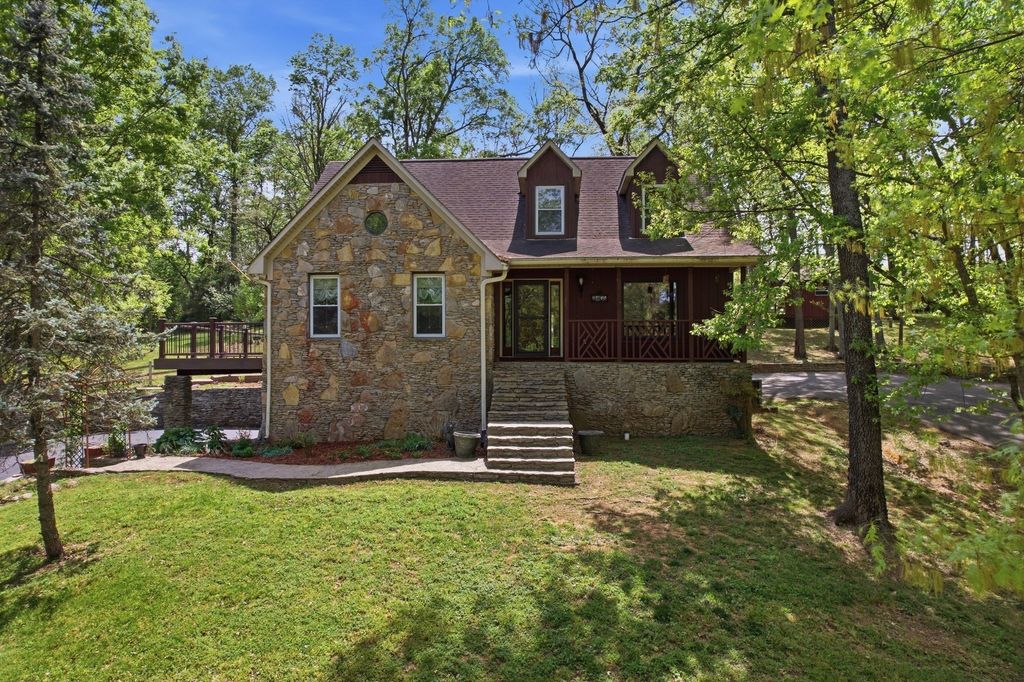 2105 Alpine Dr, Columbia