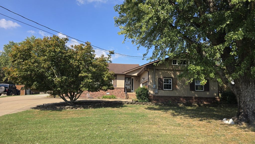 1206 Douglas Bend Rd, Gallatin