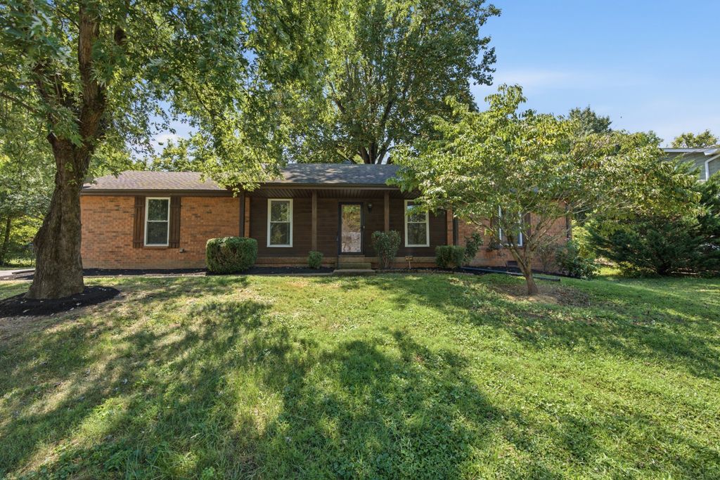 714 Albany Dr, Hermitage