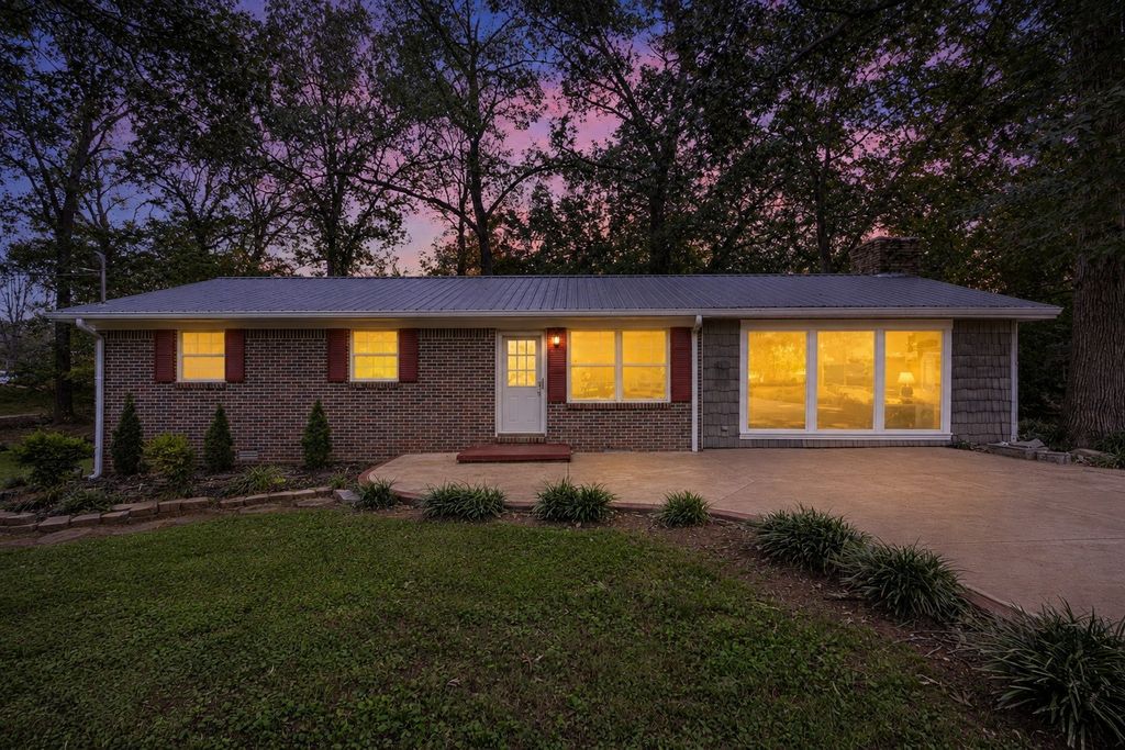 125 Dogwood Dr, Huntland