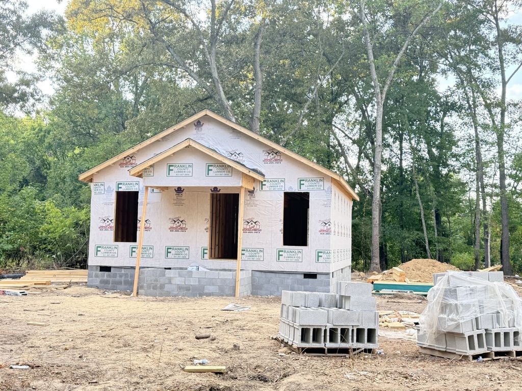 542 Highland Ln, Tullahoma