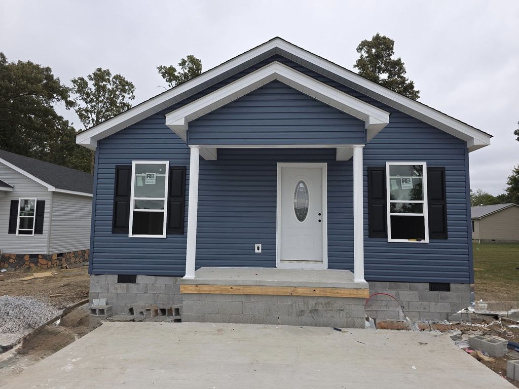 542 Highland Ln, Tullahoma