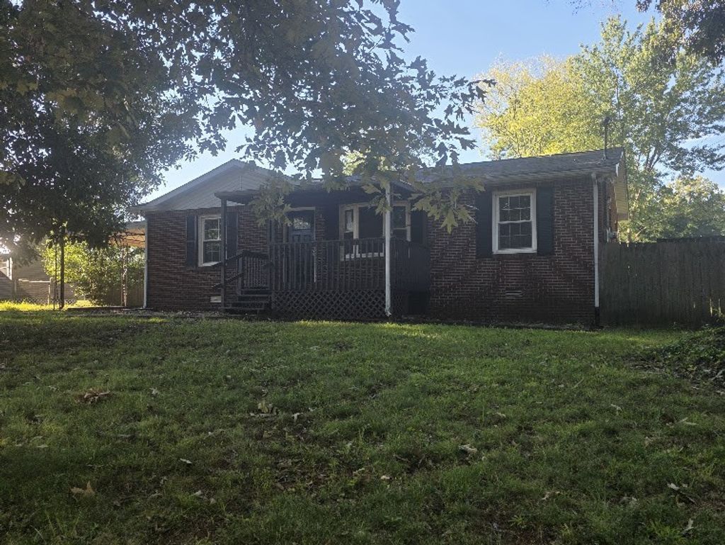 290 Lafayette Rd, Clarksville