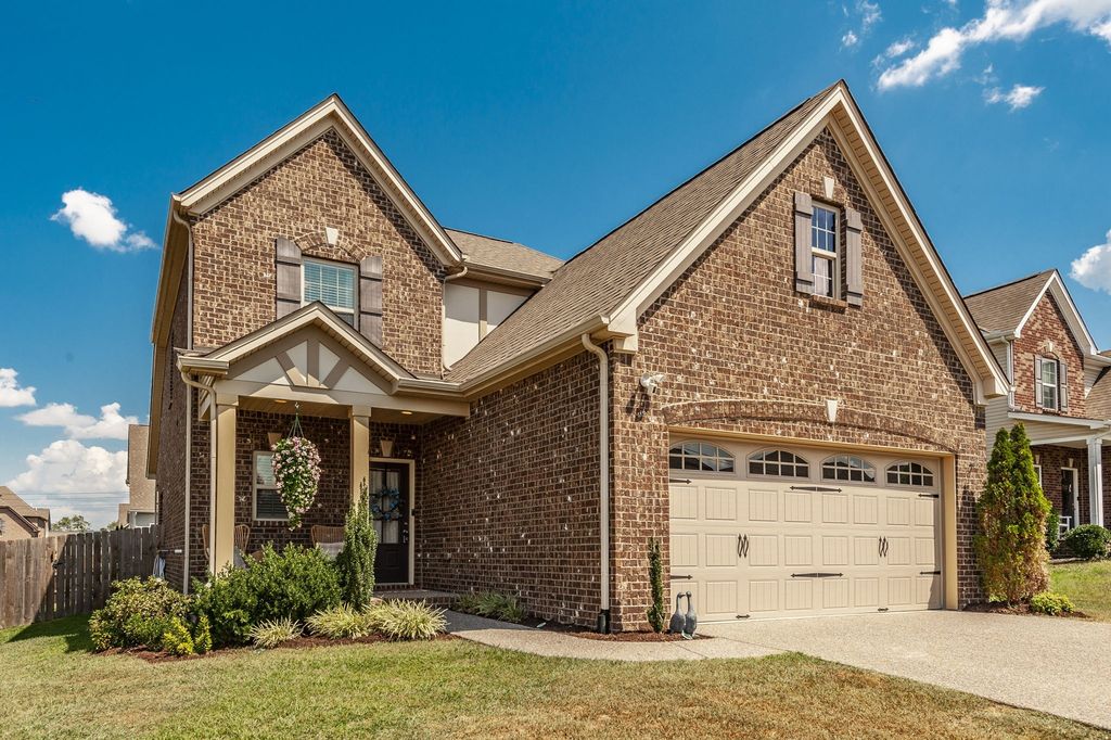 1020 Laurelwood Dr, Gallatin