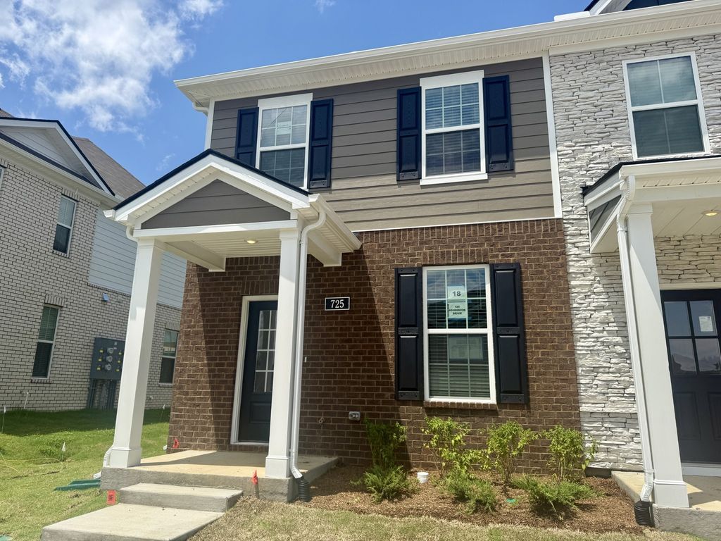 725 Ashbrook Drive, Lebanon