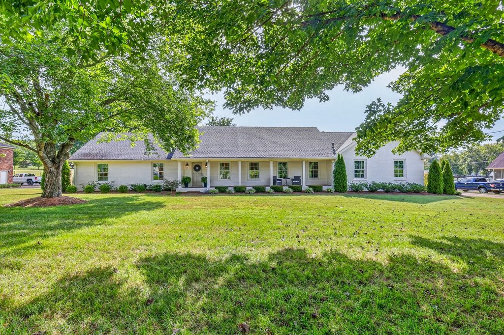 1305 Chickasaw Dr, Brentwood