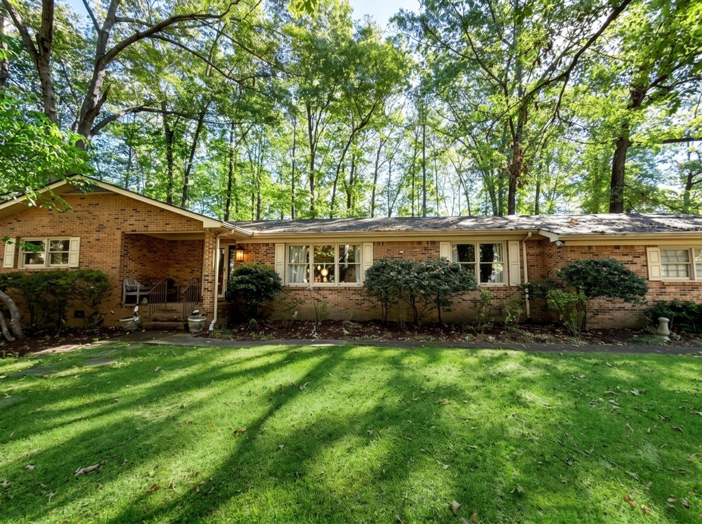 213 Regwood Dr, Tullahoma