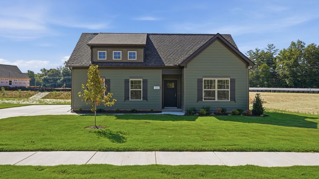 351 Stillwater Way, Tullahoma