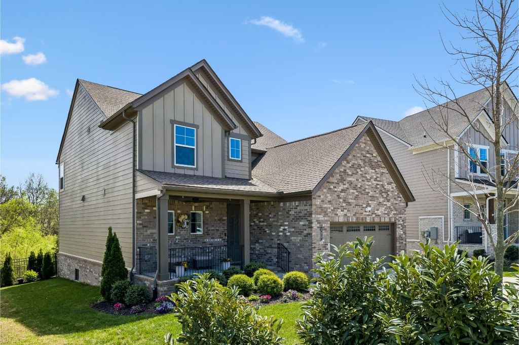 132 Newbury Dr, White House