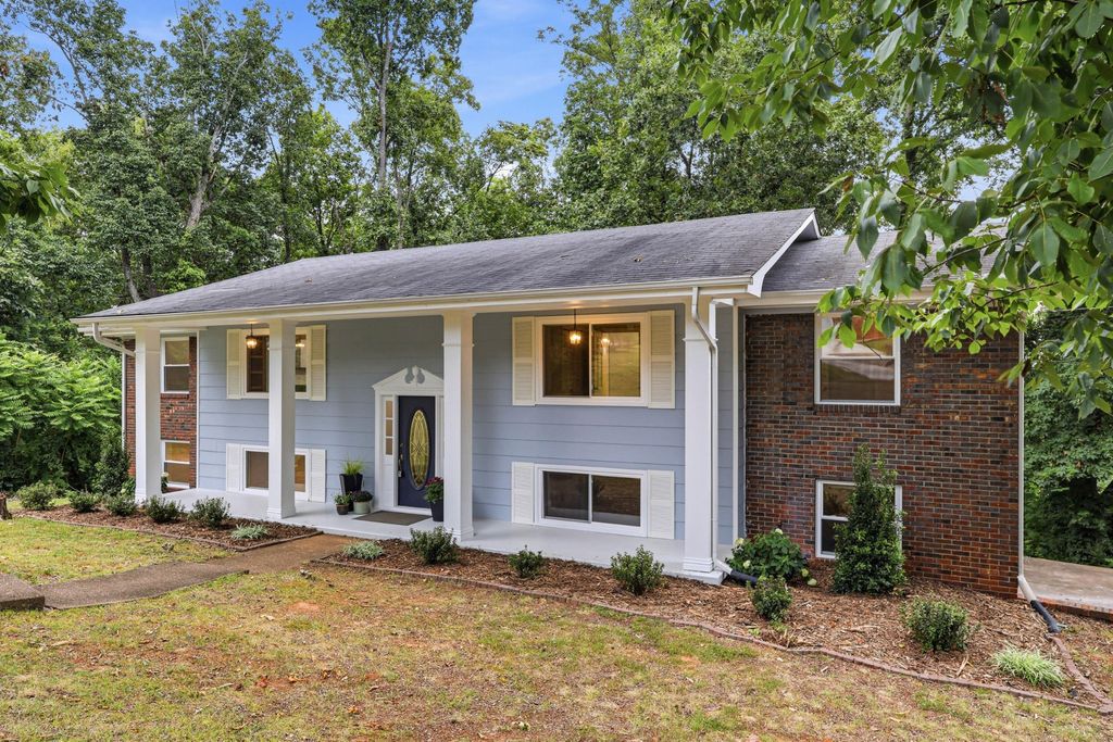 2824 Ridgecrest Drive, Chattanooga