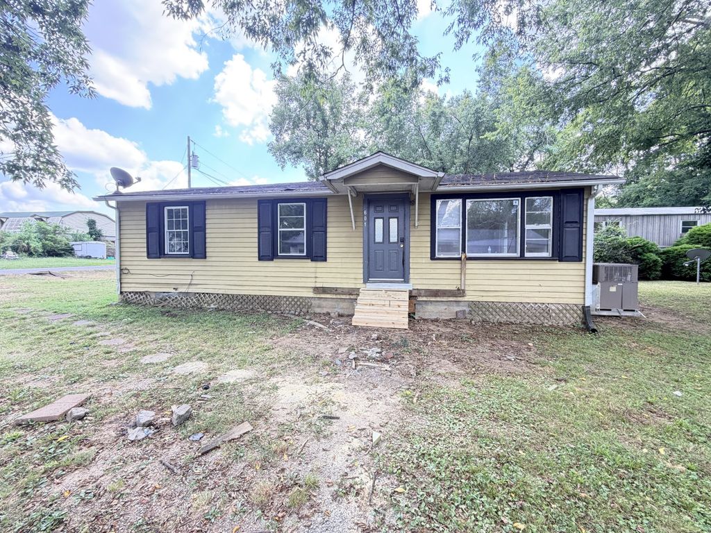 601 Demoss St, Gallatin