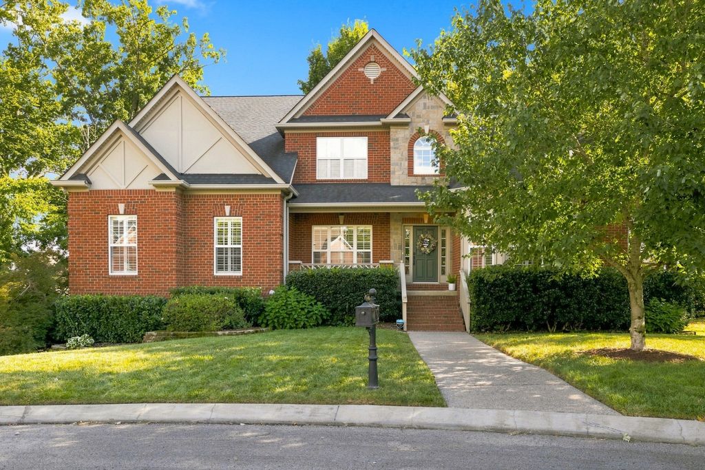 2003 White Rock Cir, Spring Hill