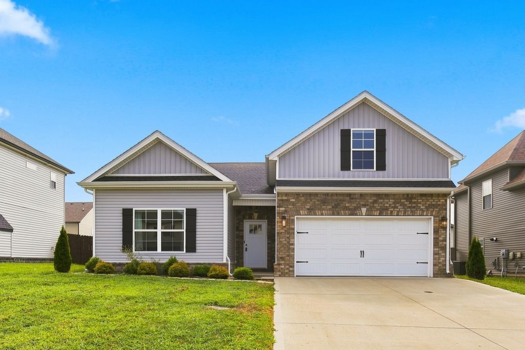 1589 Kestrel Dr, Clarksville