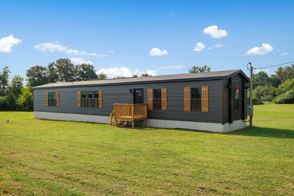 339 Old Blue Springs Rd, Smithville