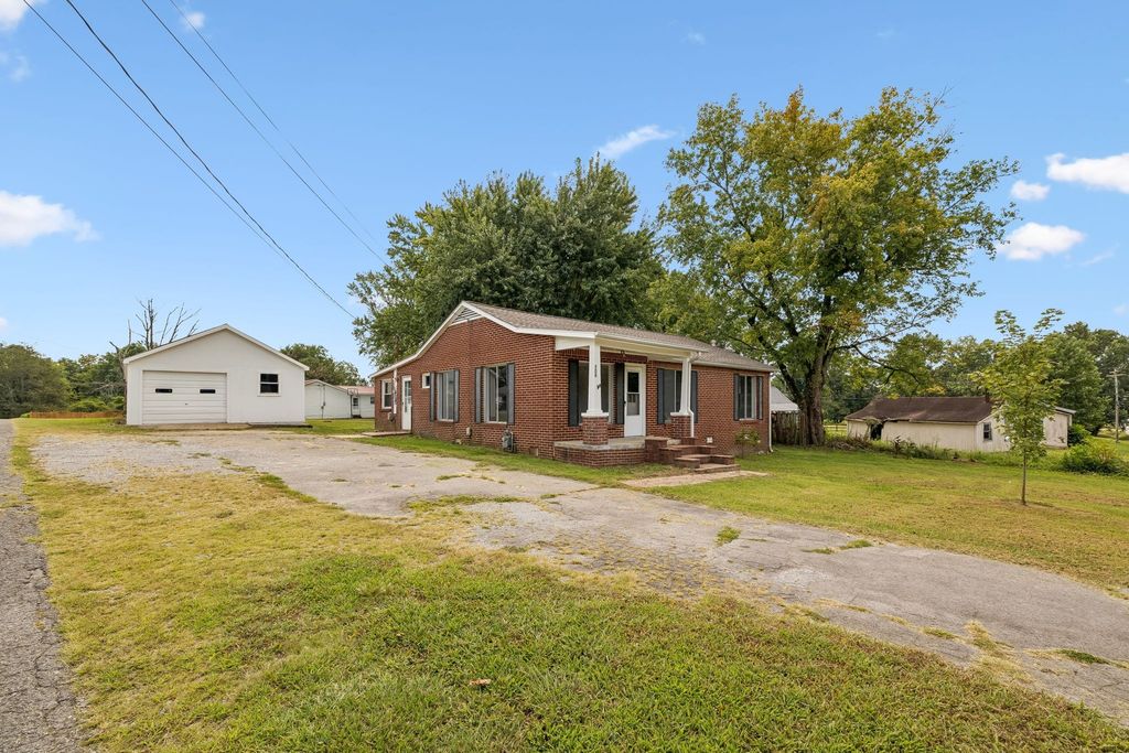 306 Smith Rd, Smithville
