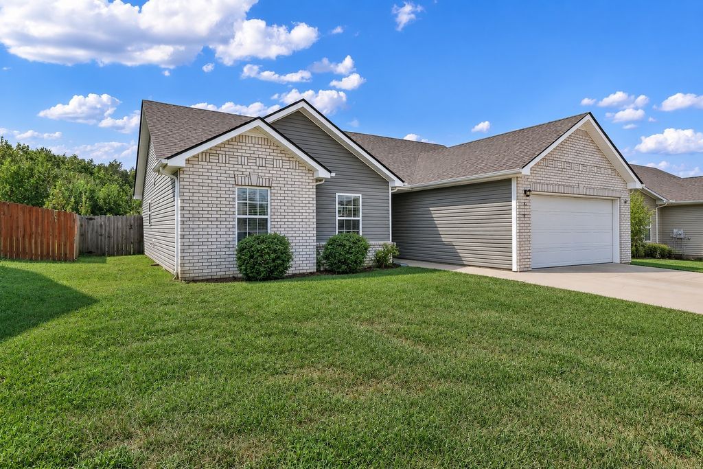 612 Hollow Crst, Clarksville