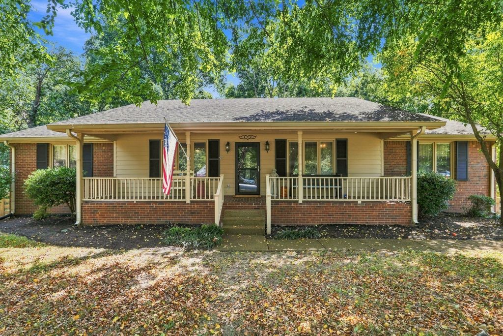 356 View Ridge Dr, Goodlettsville