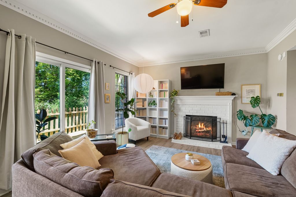 221 Macfie Dr, Madison