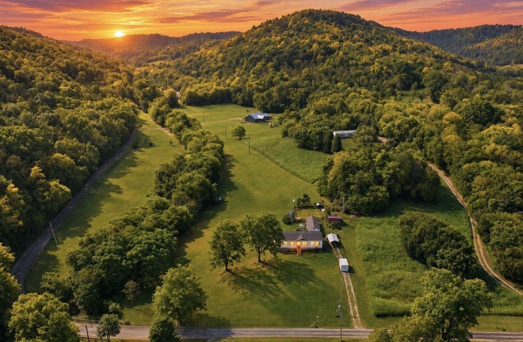182 Gilley Hill Rd, Bradyville