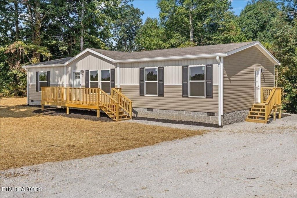 1107 Oak Grove Rd, Madisonville