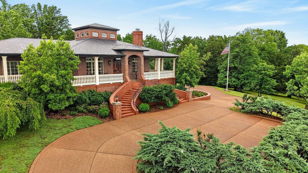106b Timber Hills Rd, Hendersonville