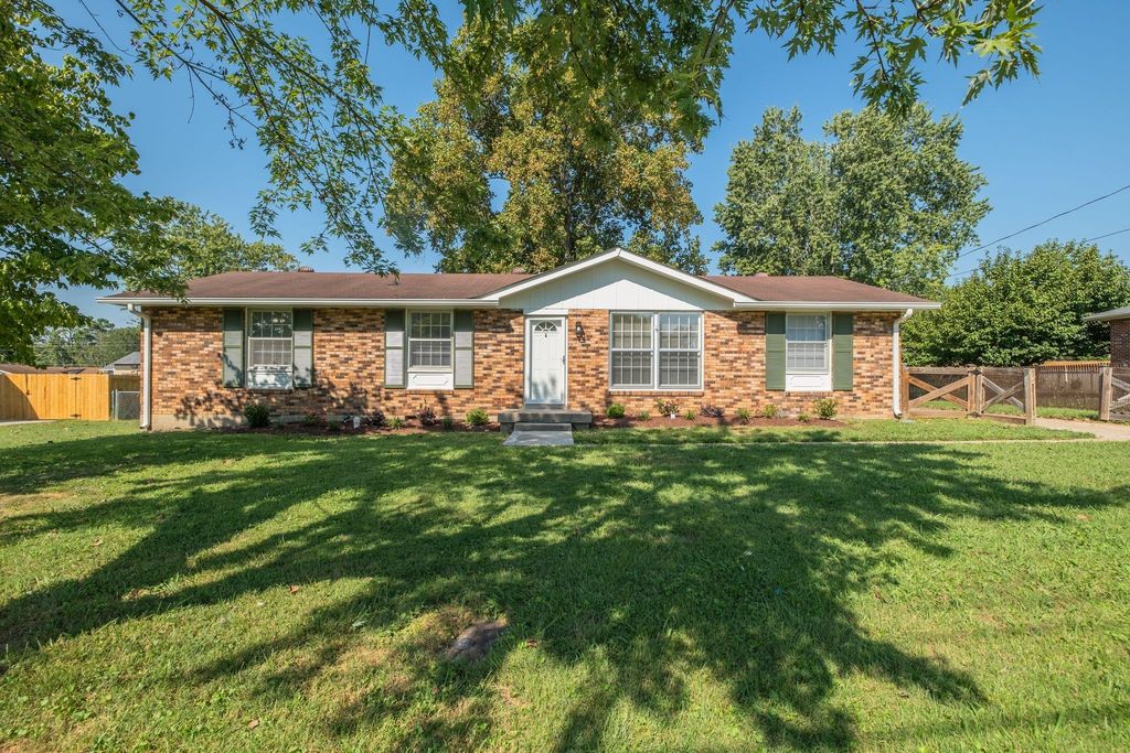 117 Greenyards Pl, Hendersonville