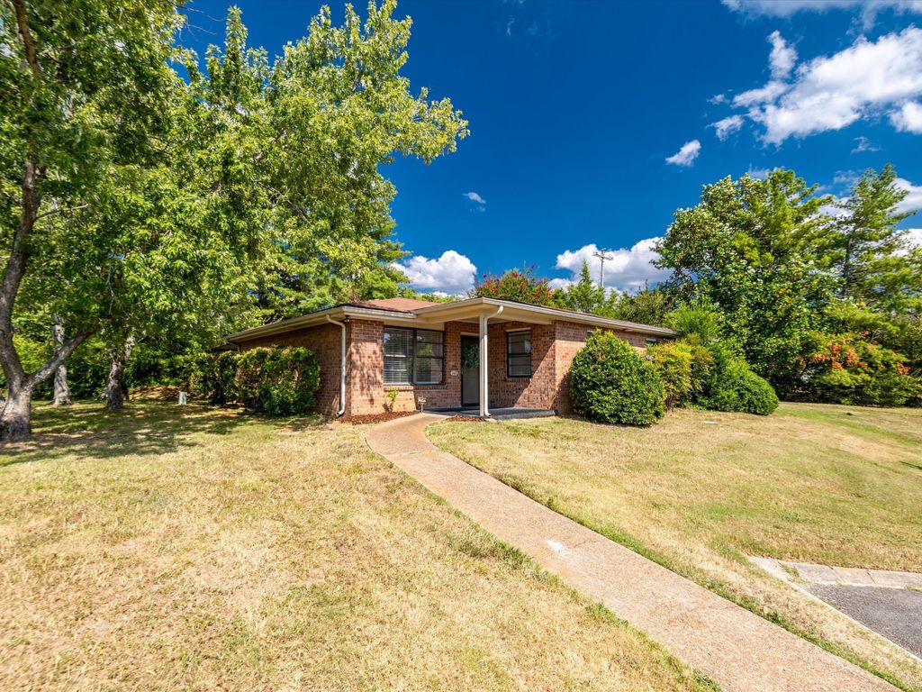 349 Deer Lake Dr 349, Nashville